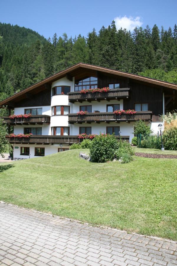 Haus Montana Lägenhet Elbigenalp Exteriör bild