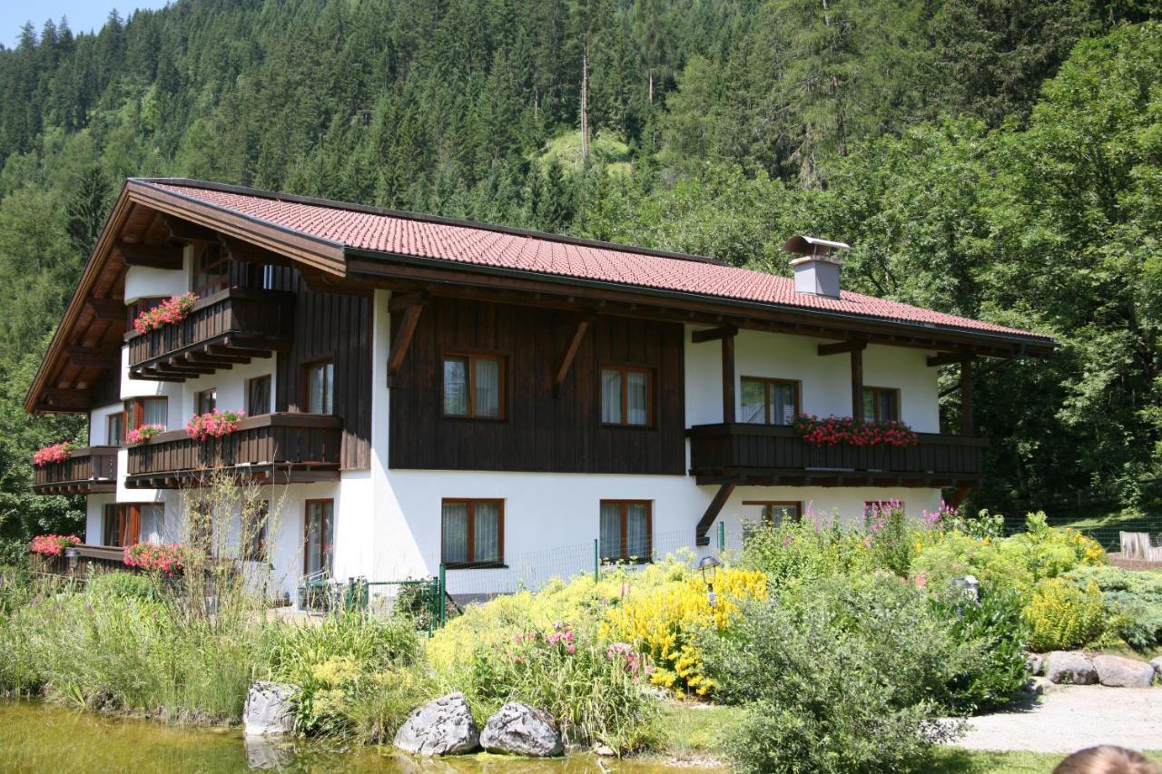 Haus Montana Lägenhet Elbigenalp Exteriör bild