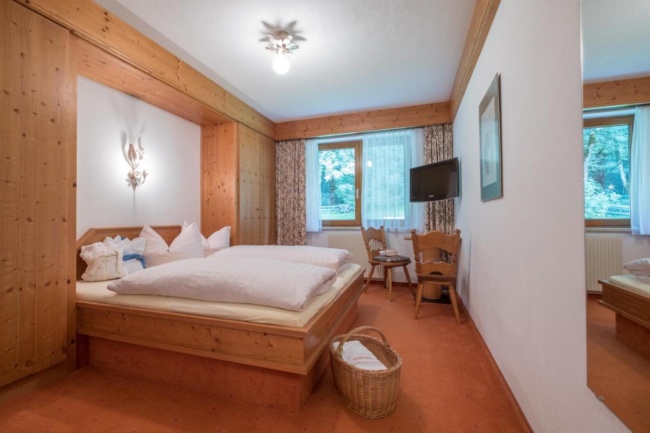 Haus Montana Lägenhet Elbigenalp Exteriör bild