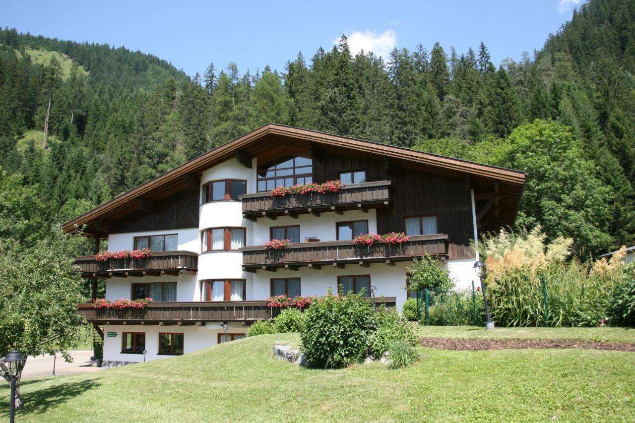 Haus Montana Lägenhet Elbigenalp Exteriör bild