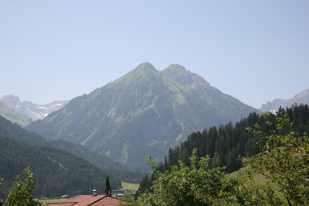 Haus Montana Lägenhet Elbigenalp Exteriör bild