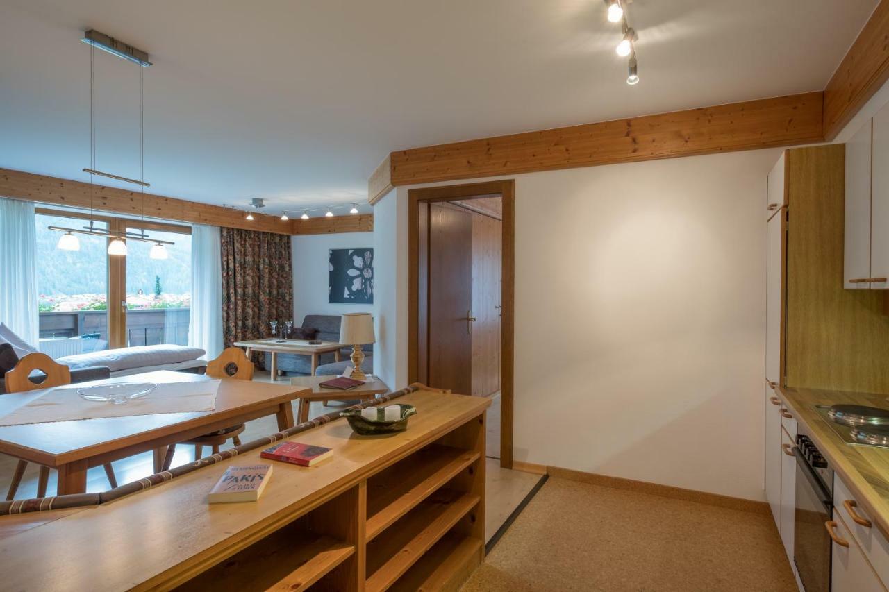 Haus Montana Lägenhet Elbigenalp Exteriör bild