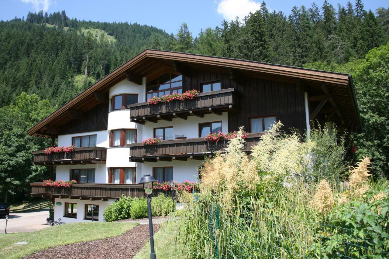 Haus Montana Lägenhet Elbigenalp Exteriör bild