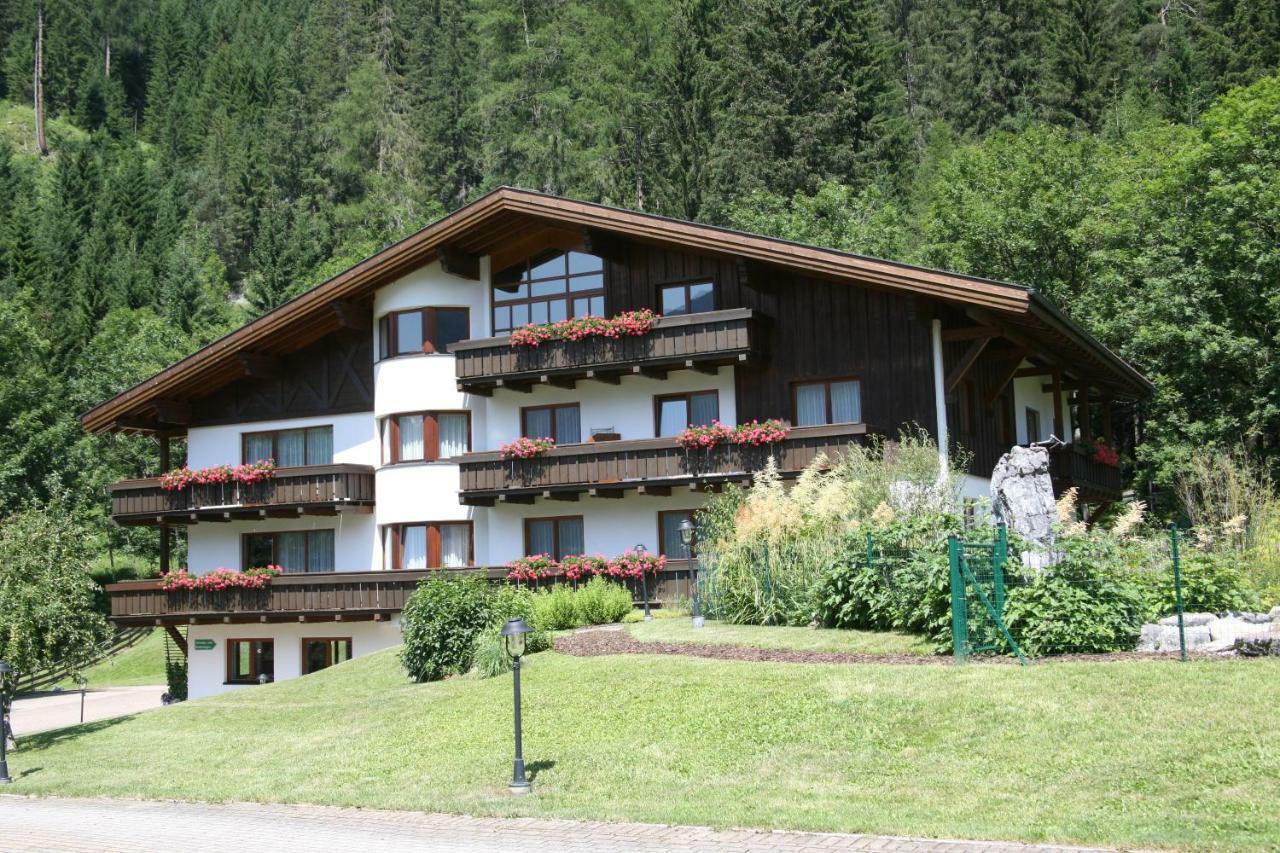 Haus Montana Lägenhet Elbigenalp Exteriör bild